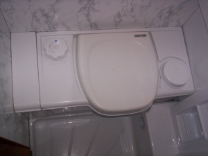 main_koupelna-kazetova-toaleta-s-elektrickym-splachovanim.jpg